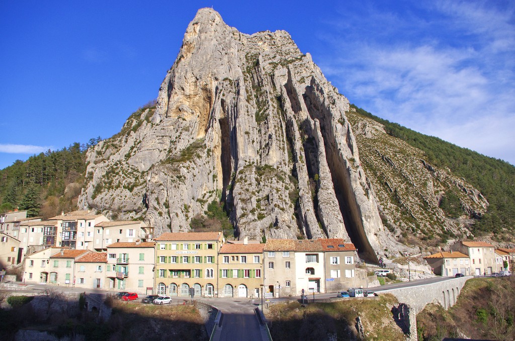 Sisteron : la Baume et le site d'escalade